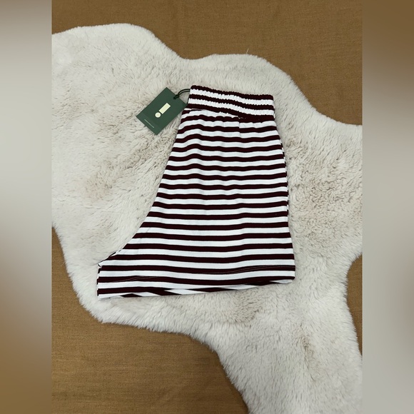 BNWT Daily Drills Bodega and White Striped Shorts - M/L - Picture 14 of 14